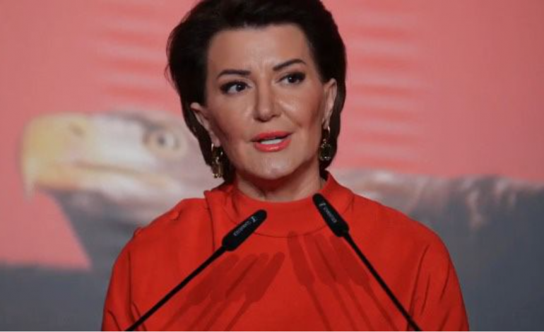 PARADA E SHQIPTARËVE NË TIRANË/ Atifete Jahjaga: Shekullin e 21 e kemi filluar me arritjen më të madhe…