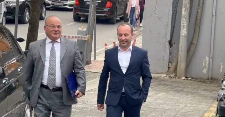 ZYRTARISHT I PENDUAR/ SPAK i komunikon akuzën kryebashkiakut të Kuçovës, Kreshnik Hajdari