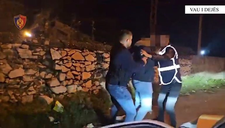DOGJËN 4 MAKINA DHE GRABITËN 6 BANESA/ Goditet grupi kriminal në Vaun e Dejës! 3 të arrestuar, 2 prej tyre ushtarë në repartin e këmbësorisë