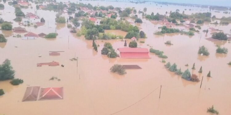 MOTI I KEQ “PUSHTON” SHQIPËRINË/ Në 24 orët e ardhshme priten rrebeshe, qytetet më të rrezikuara