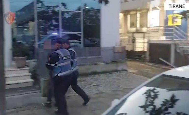 E PËSOJNË KEQ/ Sekuestrohen mbi 7 kg kanabis, 3 të rinj të arrestuar në Vorë