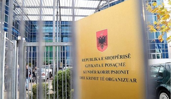 EMRI/ Mori 2 mijë euro për të liruar një person që e kapi me drogë, dënohet me 3 vite burg efektivi i policisë