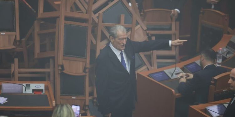 “JE I AKUZUAR PËR VRASJE”/ Zbardhet sherri Berisha-Balla: Mercenarët që ke sjellë në SKAP kanë zhdukur provat