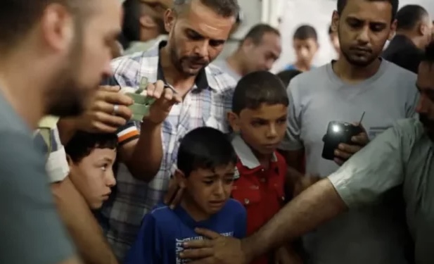 LUFTA NË GAZA/ Babai palestinez flet pasi humbi 4 fëmijët dhe gruan: Ishin të pafajshëm brenda shtëpisë së tyre