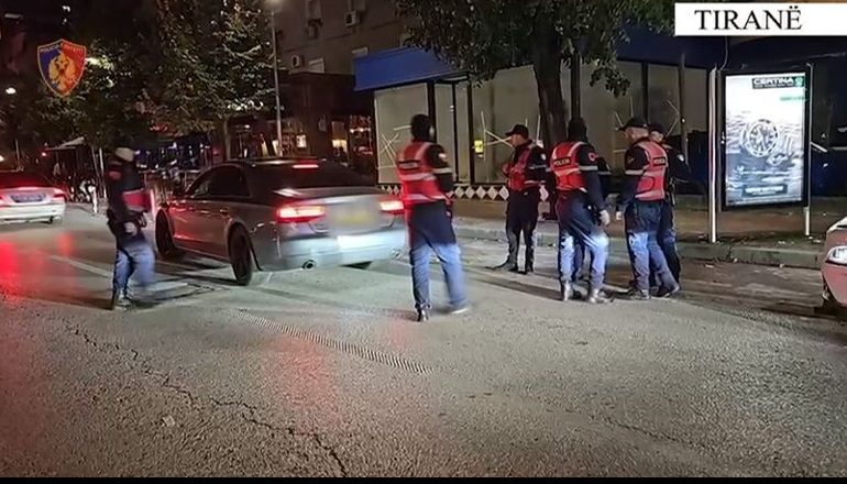 EMRI/ Arrestohet 40-vjeçari në Tiranë, në makinë i gjendet një pistoletë dhe municion luftarak
