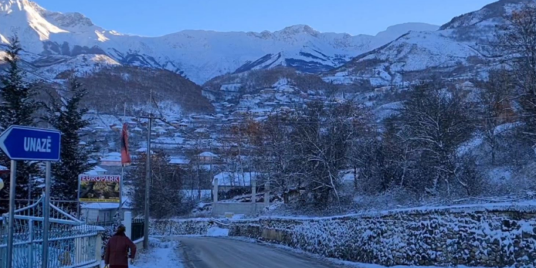 NISIN RESHJET E PARA TË DËBORËS NË DIBËR/ Temperaturat zbresin në 0 gradë celcius