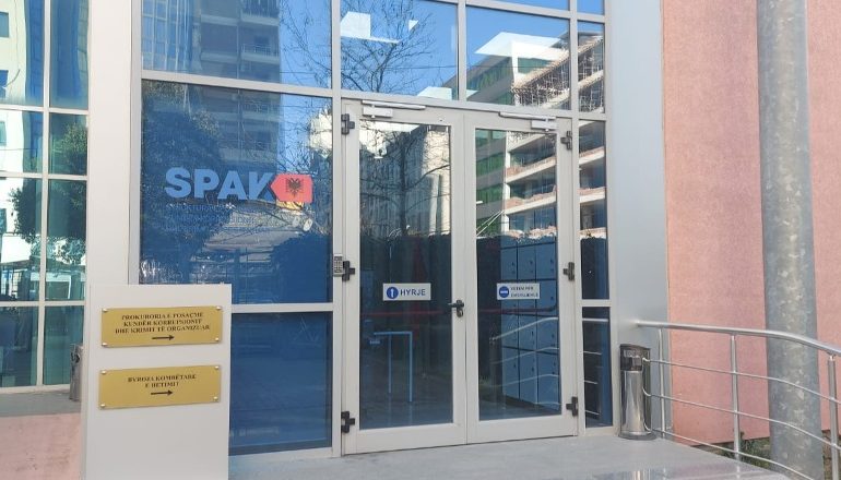 SPAK DËRGON PËR GJYKIM ÇËSHYTJEN E ILIR KAPEDANIT/ Ish-inspektori i Kadastrës i përfshirë në 22 raste