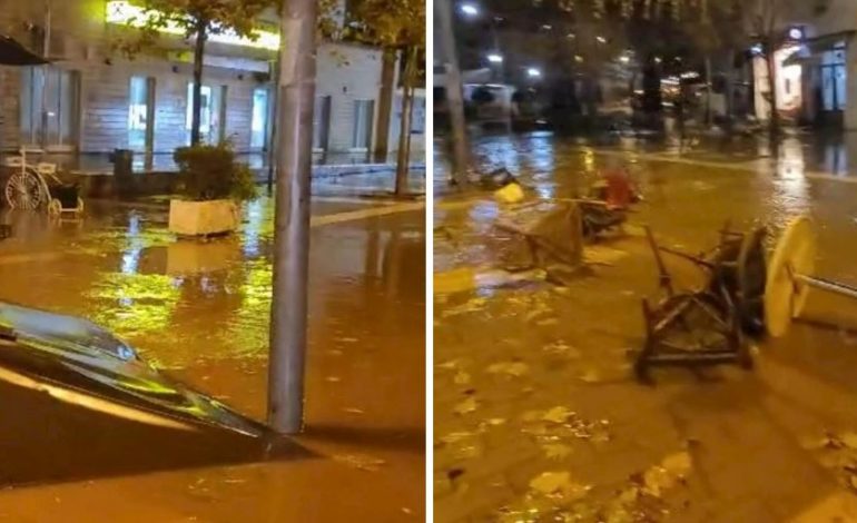 LIBRAZHDI PËRFSHIHET NGA RESHJET E SHIUT DHE ERA/ Bllokohet qarkullimi i automjeteve, dëmtohen shtyllat e tensionit