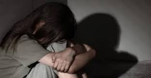 SHOKUESE NË DURRËS/ E mashtroi dhe e futi në makinë, 26-vjeçari abuzon seksualisht me të miturën