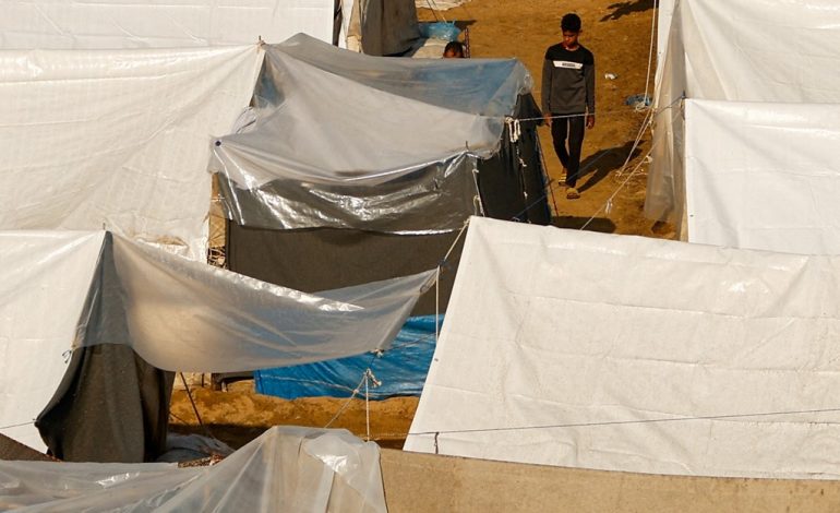PARALAJMËRON OBSH: Shiu i dendur dhe përmbytjet mund të përhapin sëmundje në Gaza