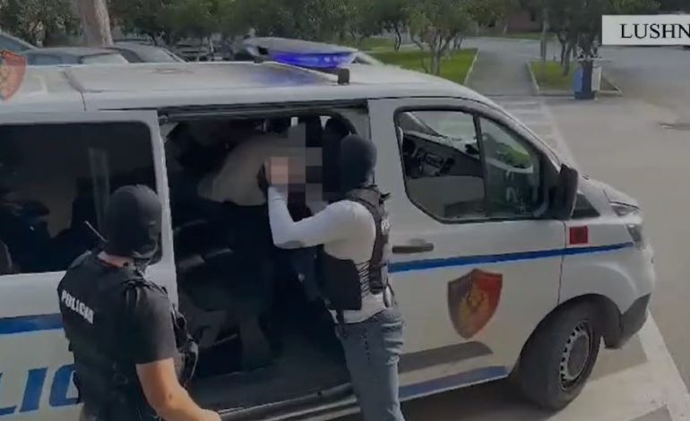 E PËSON KEQ/ Vodhi një shumë parash në një pikë karburanti nën kërcënimin e armës në Lushnjë, arrestohet autori