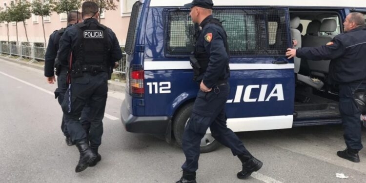 DETAJET E PARA/ Shoqërohet në polici ish-drejtori i policisë së Tiranë dhe 11 persona të tjerë