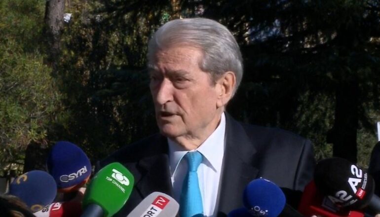 “DO TË PËRFUNDOJ I RRETHUAR…”/ Berisha konfirmon se nuk do të shkojë në GJKKO: Rama po s’ia mbathi do t’i them…