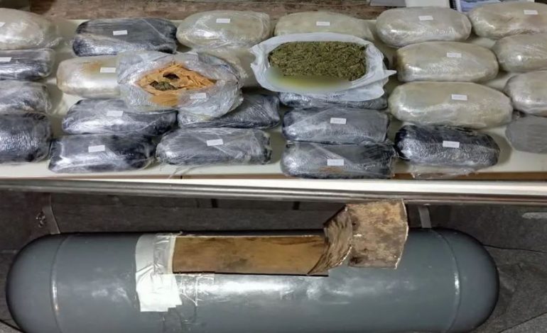 KAPEN MBI 26 KG KOKAINË PRANË KUFIRIT ME GREQINË/ Pranga dy shqiptarët që trafikuan drogën