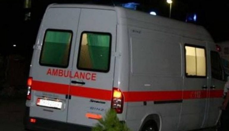 E RËNDË NË ELBASAN/ 45-vjeçari rrëzohet duke punuar në firmën e përpunimit të hidrokarbureve, dërgohet në spital