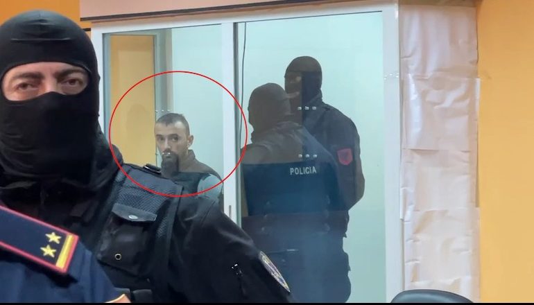 “MOS U AFRO SE DO TË VRAS…”/ Ja kush e nxorri në dritare Arben Lleshin, pasi e ekzekutoi, Mjacaj kërcënoi dhe policin e ajrimit