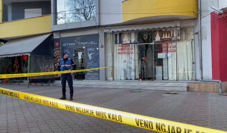 U HODH NGA BALLKONI DHE GJETI VDEKJEN/ Flasin shokët e 18-vjeçarit dhe zbulojnë si qëndron e vërteta