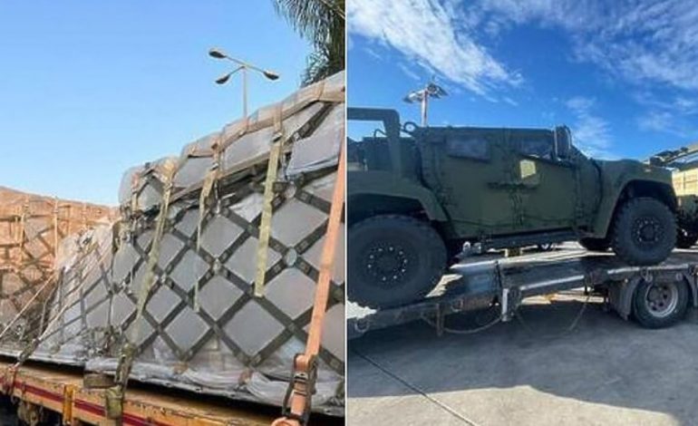 IZRAELI MERR NDIHMA/ 200 aeroplanë me pajisje ushtarake ulen në Tel Aviv