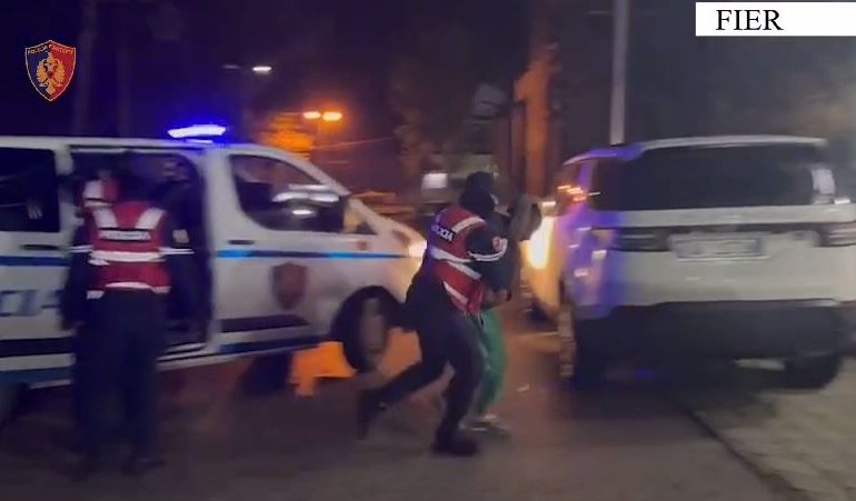 OPERACIONI “TEMPULLI”/ Arrestohet 35-vjeçari në Fier, në banesë iu gjetën doza kanabisi gati për shitje