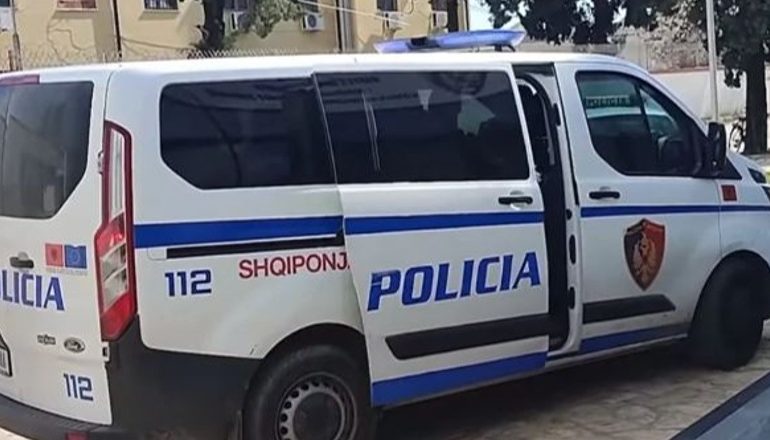 ARRESTOHET 38-VJEÇARI NGA BANGLADESHI NË GJIROKASTËR/ Tentoi të kalojë ilegalisht 4 emigrantë drejt Greqisë