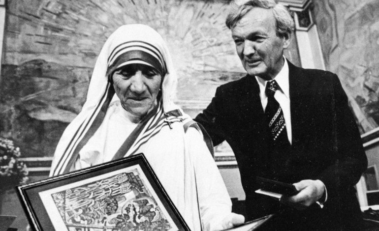 E NJOHU E GJITHË BOTA SI SHQIPTARE/ 44 vjet nga dita kur Shën Terezës iu dha çmimi Nobel për paqe
