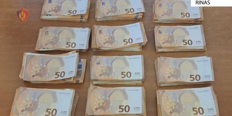DETAJET E PARA/ Sekuestrohen 30 mijë euro në aeroportin e Rinasit, ja çfarë thotë Policia