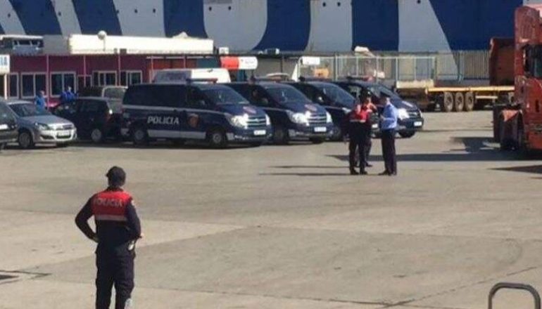 EMRAT/ Kalonin mallra kontrabandë, arrestohen katër persona në Durrës
