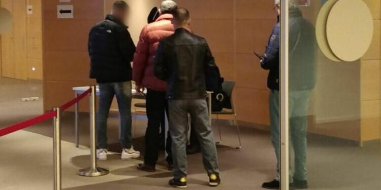 “LUAJTA, HUMBA”/ Nisi gjyqi i “Sky” në Belgjikë me 124 të pandehur, flet vlonjati me mbiemrin e gruas kolumbiane, trafikant kokaine