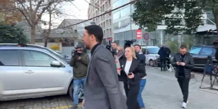 “DORËZOHET” SHKËLZEN BERISHA/ Shkon në seancën për Gërdecin: Do flas pas gjyqit