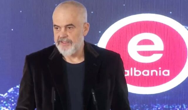 “NË DISPOZICION TË ÇDO QYTETARI”/ Rama prezanton Asistentin Virtual në e-Albania
