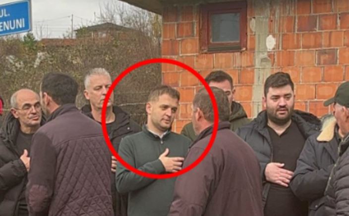 PAGOI VRASËS ME PAGESË PËR EKZEKUTIMIN E BASHKËSHORTES/ Del nesër para gjykatës ish-këshilltari i Pacollit