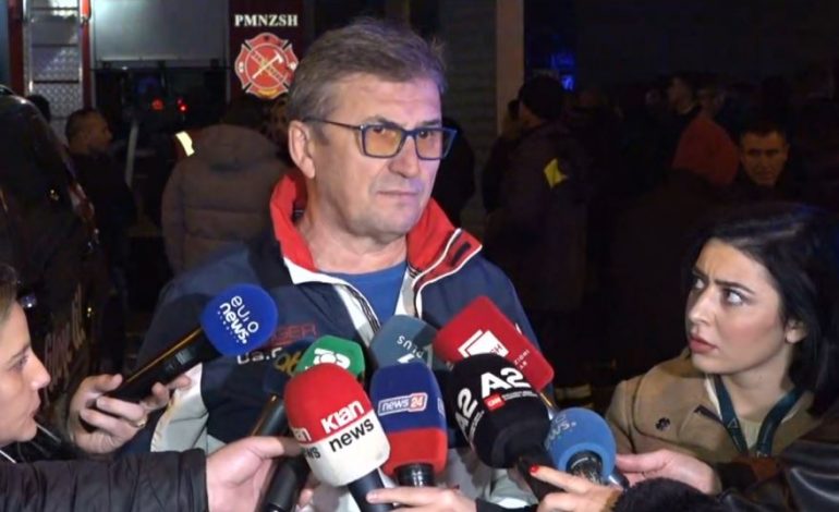 ZJARRI NË LUSHNJE/ Flet kreu i Urgjencës: Po hapen me forcë të gjitha dyert, kanë mbetur edhe disa banesa për kontroll