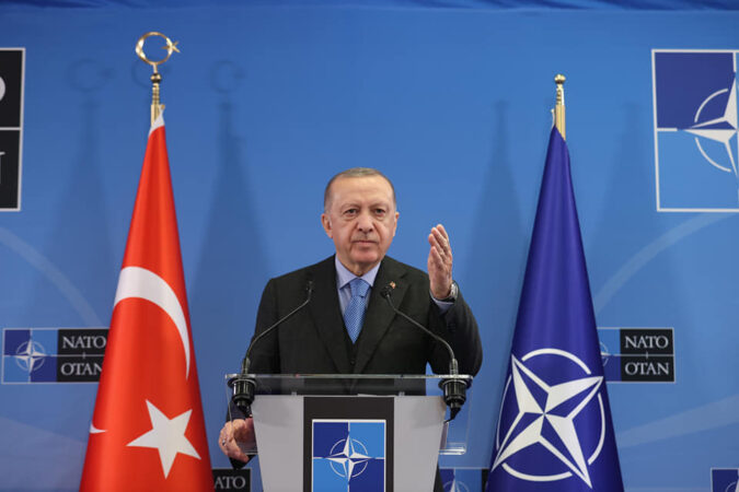TURQI/ Erdogan: Biden na premtoi avionë F-16 në këmbim të Suedisë në NATO
