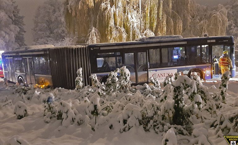 MOTI I KEQ PËRFSHIN GJERMANINË/ Probleme me fluturimet dhe transportin për shkak të borës