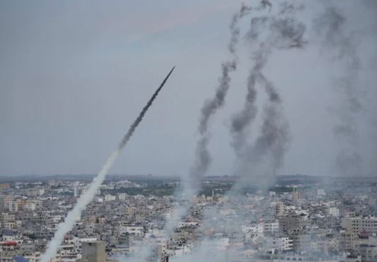 HAMAS “BRESHËRI RAKETASH” NË TEL AVIV/ Izraeli: Nuk ka armëpushim