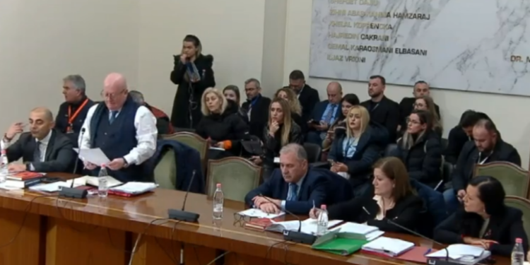 DEBATE NË KËSHILLIN E MANDATEVE/ Berisha mbyll protestën. Kraja: Kemi kërkuar edhe arrest me burg!