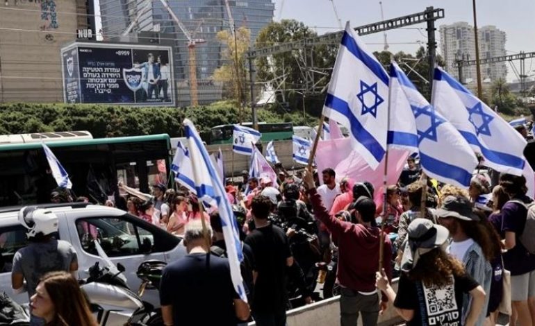 IZRAEL/ Tubim për kthimin e pengjeve në shtëpi: Protestuesit: Kërkojmë t’i kthehemi normalitetit