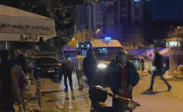 MBI 30 PERSONA TË ASFIKSUAR PËRFUNDOJNË NË SPITAL/ Mes tyre një zjarrfikës dhe një fëmijë, vijon ende zjarri në qendrën tregtare
