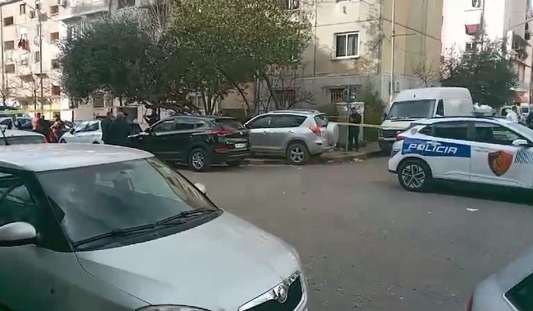 PUBLIKON FOTON/ Policia jep shpërblim 5 mijë euro për kapjen e autorit të plagosjes në Tiranë