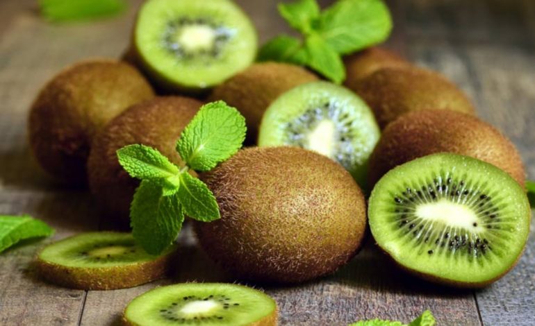 KONSUMONI RREGULLISHT KIVI/ Fruti me përfitimet e jashtëzakonshme shëndetësore