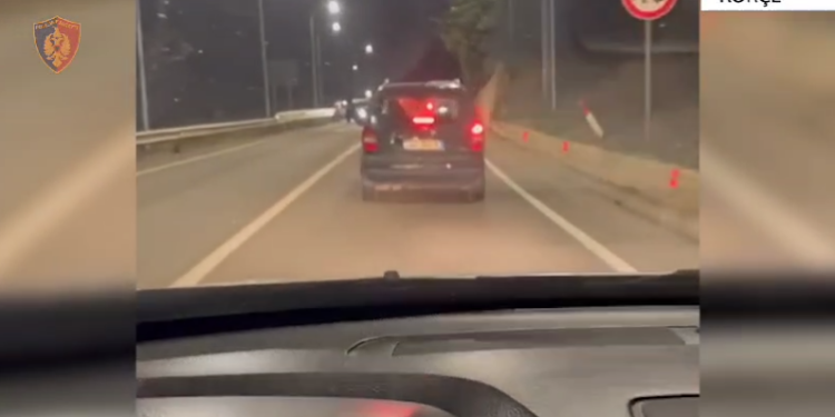 DY KONTROLLONIN RRUGËN/ 39-vjeçari transportonte emigrantët, 3 të arrestuar në Korçë