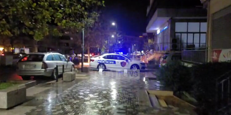 TRONDITET VLORA/ Një 22-vjeçar qëllohet për vdekje me snajper në banesën e tij (EMRI)