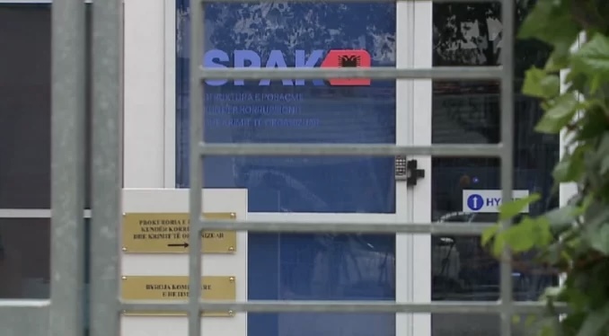 SHPËRNDAU USHQIME NË KËMBIM TË VOTAVE/ SPAK çon për gjykim ish-zyrtarin e Kadastrës