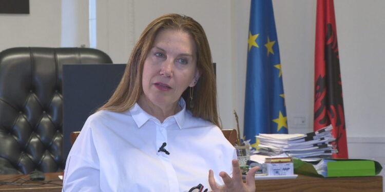 LIGJI I RI PËR TURIZMIN/ Kumbaro: I vjetri nuk i përgjigjej realitetit, do jetë kryefjalë deri në 2030