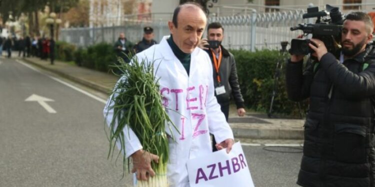 HABIT Dashnor Sula: E adhuroj Milva Ikonomin! Elisa Spiropali, politikane e ëmbël…