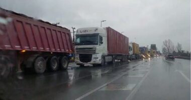 TRAGJIKE/ Aksident me një viktimë dhe tre të plagosur te kthesa e Rinasit, bllokohet aksi Ura Gjole…