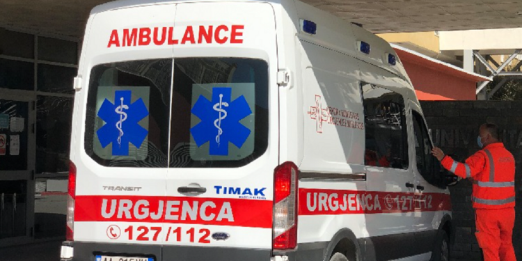 NGJARJE E RËNDË/ Bie skela nga pallati në ndërtim, plagosen babë e bijë në Tiranë