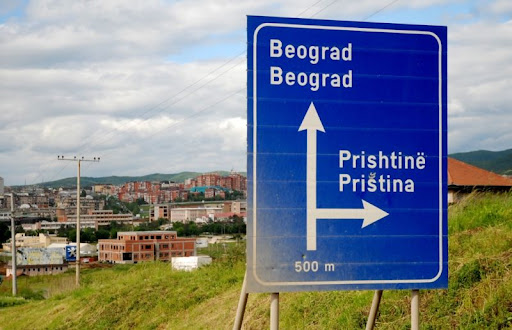 “TË KRIJOHET SHËRBIMI SHQIP I BBC”/ Lordët, thirrje qeverisë britanike: Bëni presion Kosovës e Serbisë për marrëveshjet