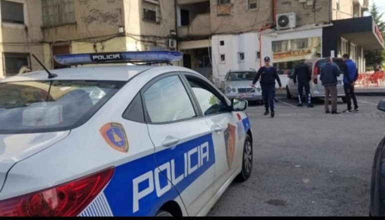 I SHPALLUR NË KËRKIM PËR DROGË/ Pranga 22 vjeçarit në Tiranë! Numri i të arrestuarve për kryeqytetin shkon në 72 persona