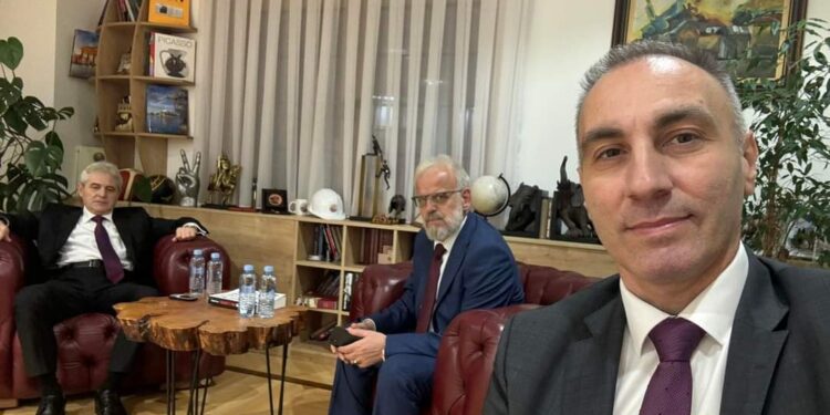 TELAT XHAFERRI KRYEMINISTËT DHE PLOT MINISTRA SHQIPTARË/ Qeveria maqedonase pritet të krijohet nga një kabinet historik